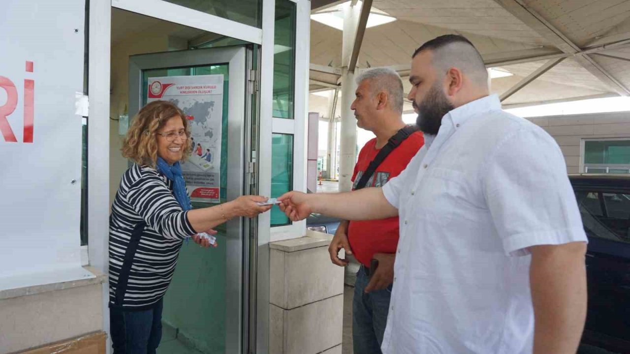Edirne’de yurt dışı seçmenlerin oy kullanma işlemi yoğun katılımla devam ediyor