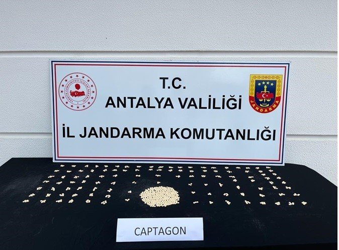 Jandarma uyuşturucu tacirlerine göz açtırmıyor: 33 tutuklama