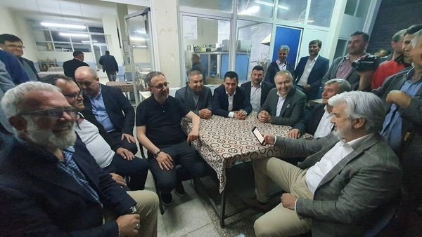 Bakan Kasapoğlu Selendi ve Kula ilçelerinde vatandaşlara hitap etti