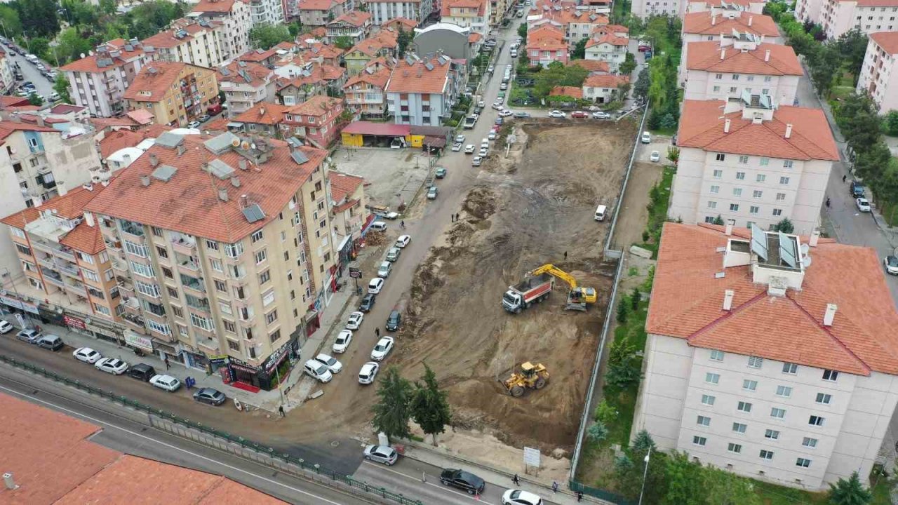 İstiklal Mahallesi yeraltı otoparkı için çalışmalar başladı