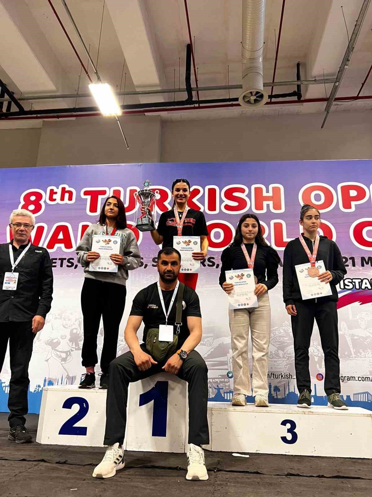 Tuncelili sporcuların dünya kupası başarısı