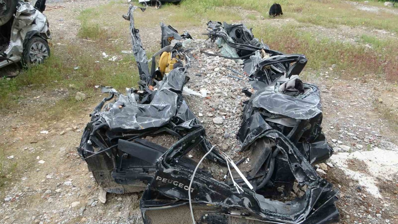 Malatya’da depremde 200 milyon TL değerindeki 245 araç hurdaya döndü