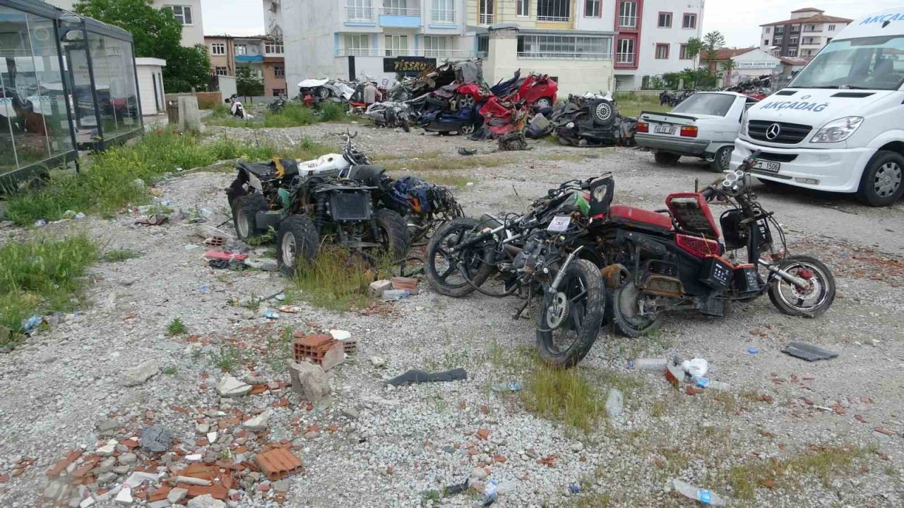 Malatya’da depremde 200 milyon TL değerindeki 245 araç hurdaya döndü