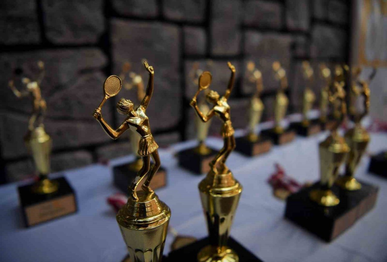 Raketler konteyner kent için vuruldu