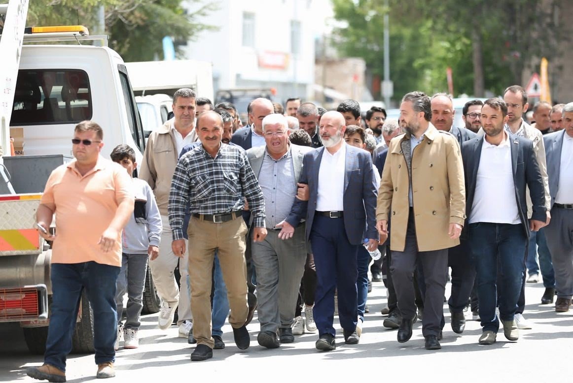 Başkan Çolakbayrakdar, Yemliha’ da müjdeli haberler verdi