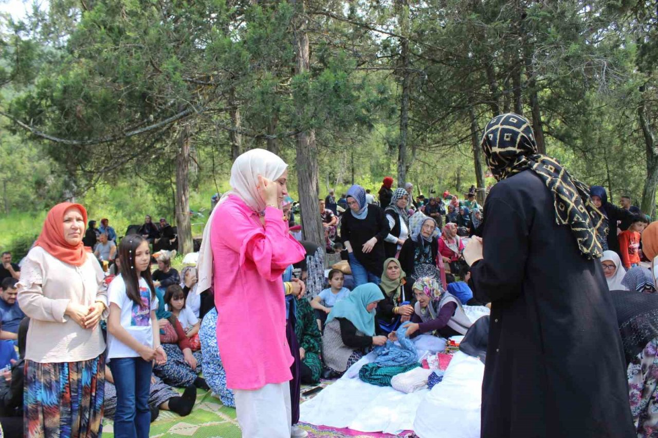 Bu köyde asırlık geleneksel Hıdırellez Şenliği devam ediyor