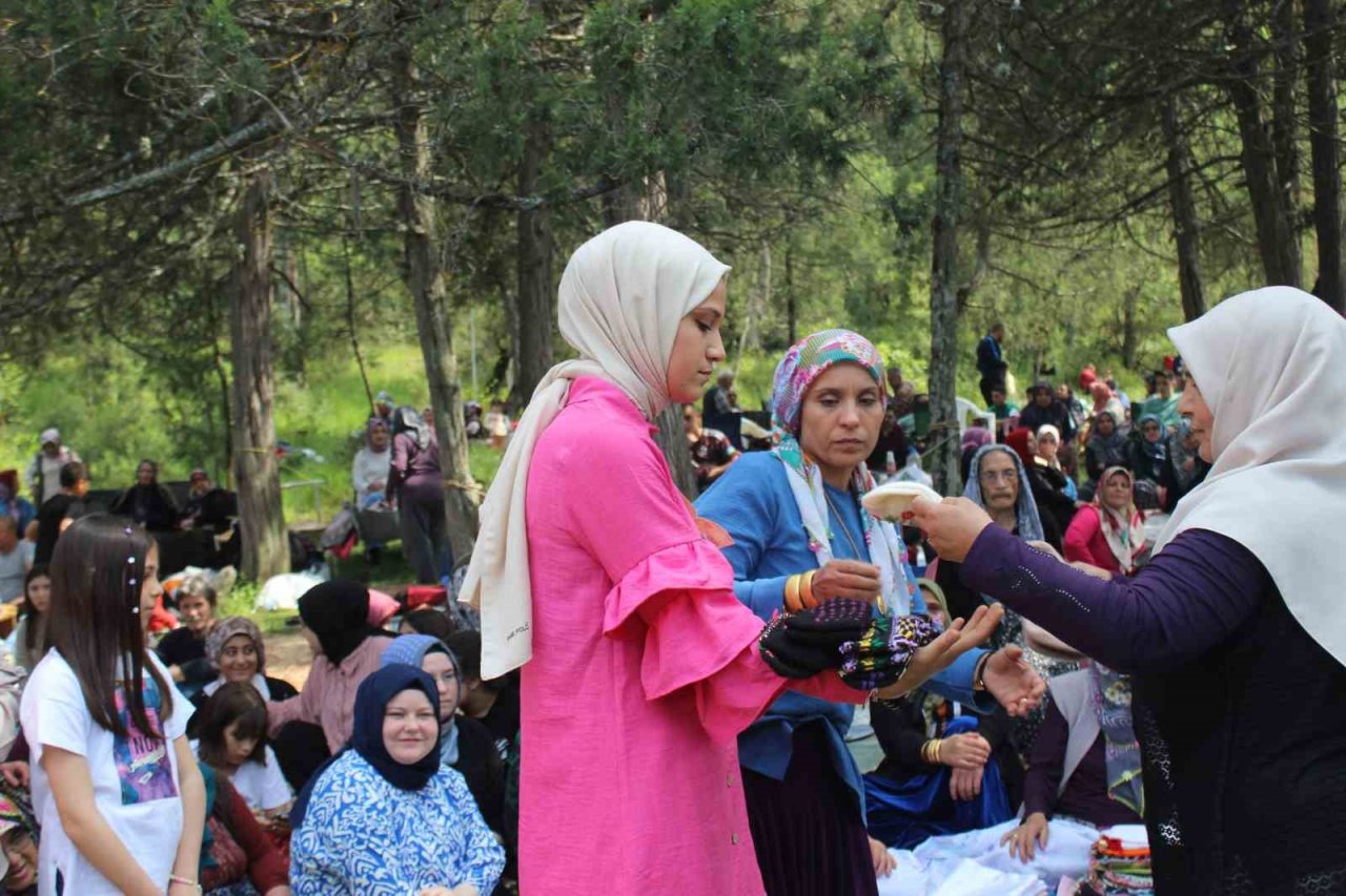 Bu köyde asırlık geleneksel Hıdırellez Şenliği devam ediyor