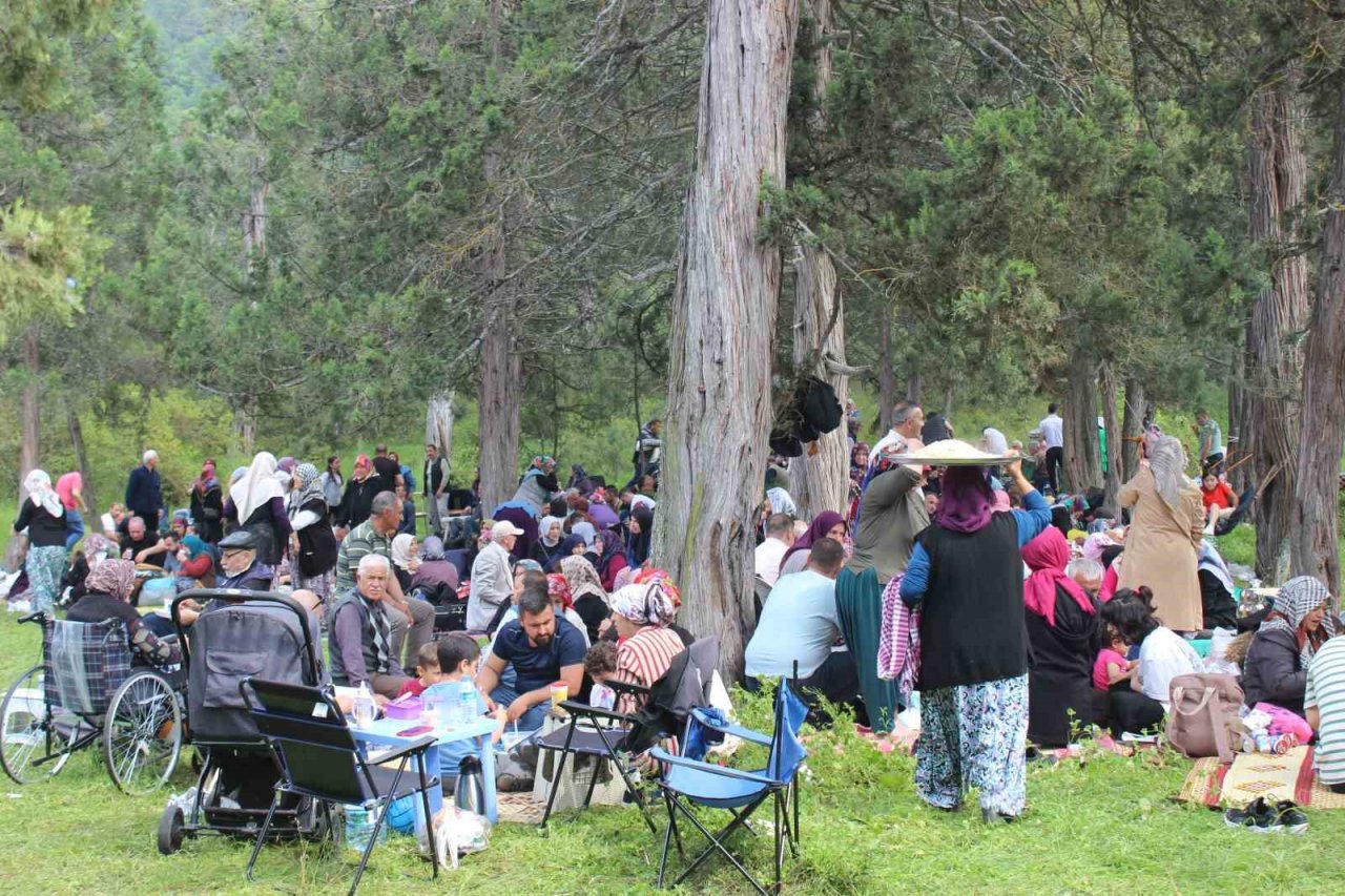 Bu köyde asırlık geleneksel Hıdırellez Şenliği devam ediyor