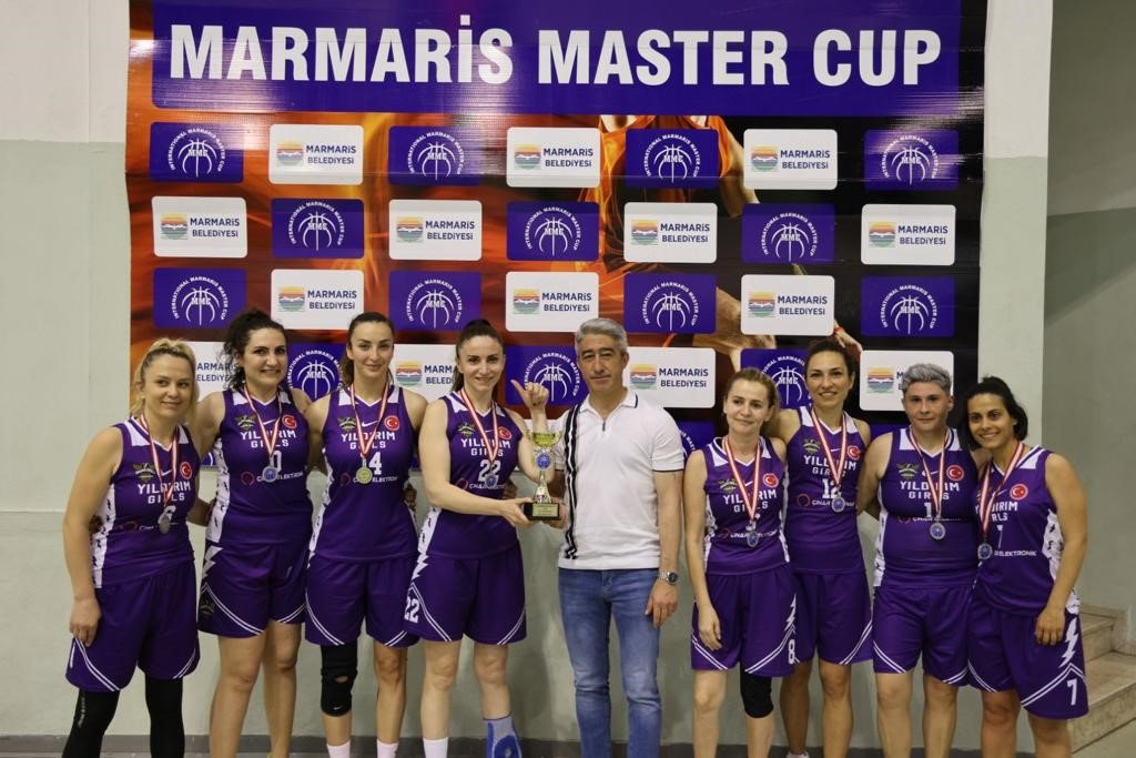 Master basketbolcular Marmaris’te ter döktü