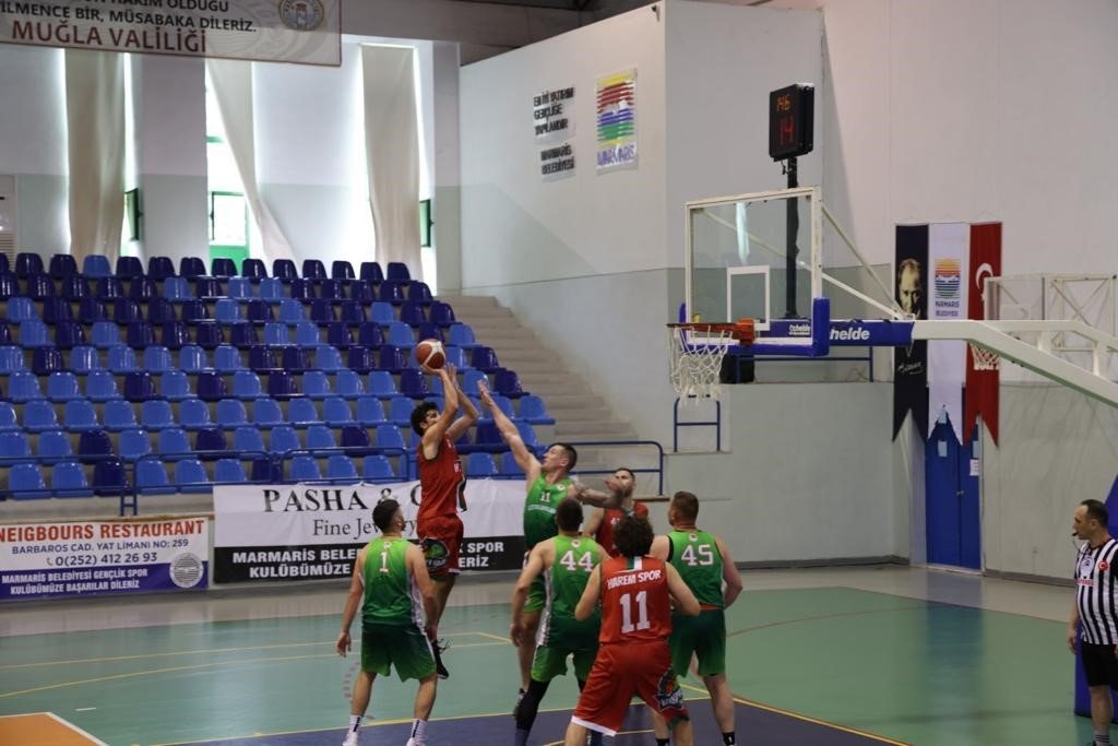 Master basketbolcular Marmaris’te ter döktü