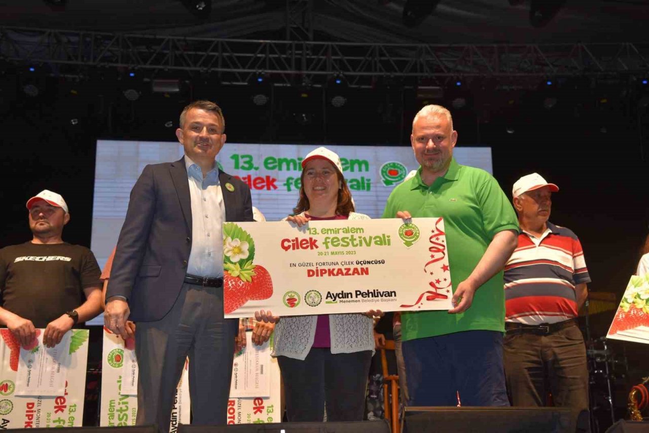 Yüz binler Emiralem Çilek Festivalinde buluştu