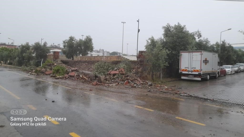 Nazilli ve Kuyucak yağışa teslim oldu