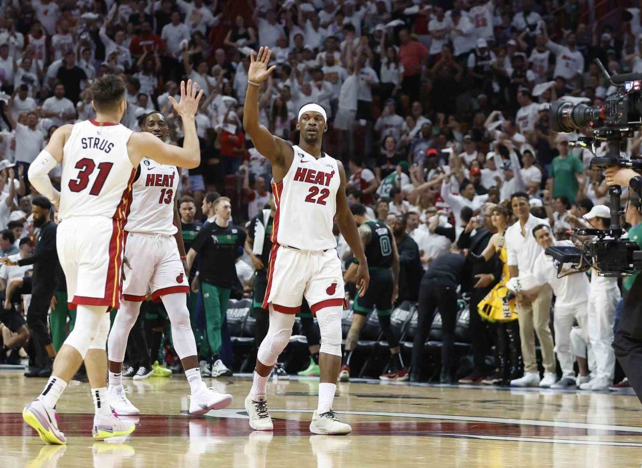 Miami Heat, Boston Celtics karşısında seriyi 3-0 yaptı