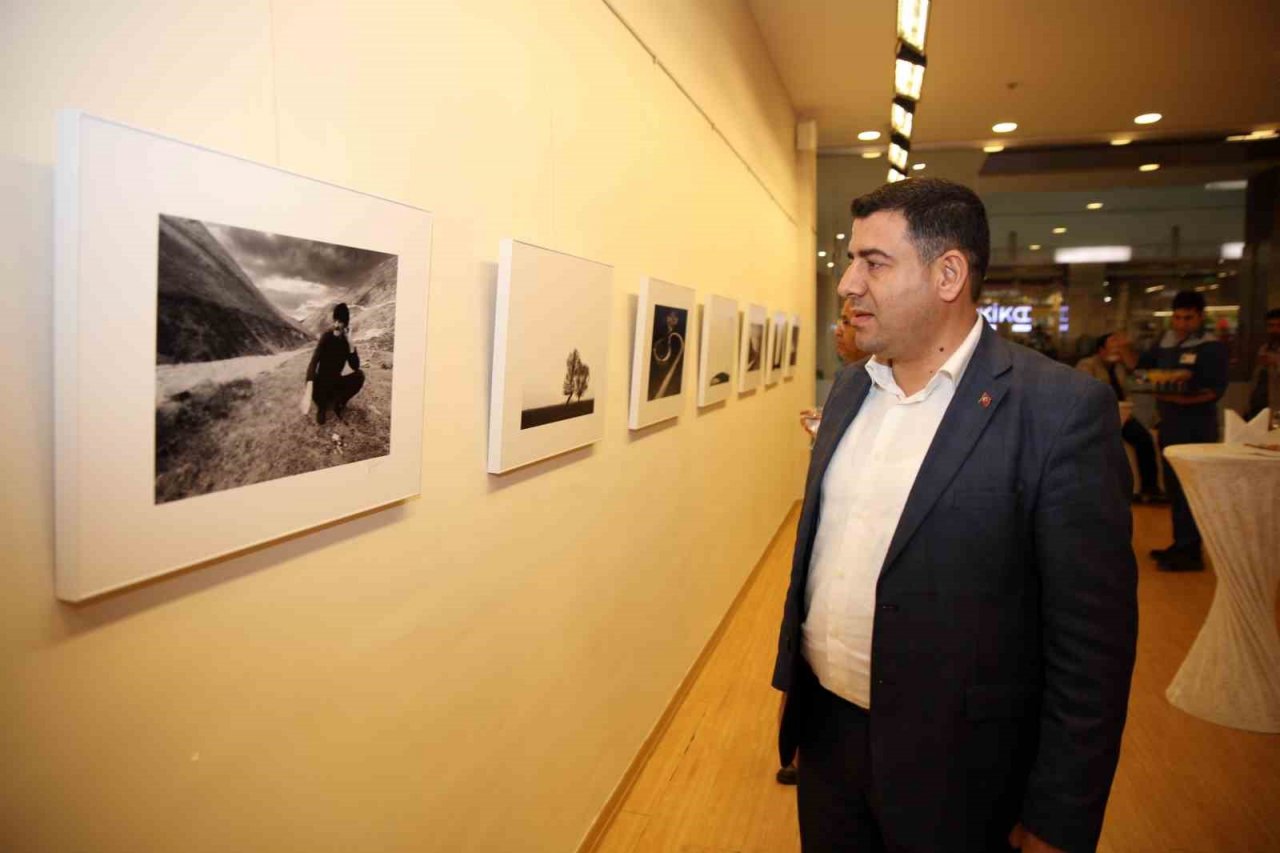 SANKO’da “Siyahtan Beyaza Yalnızlıklar” fotoğraf sergisi