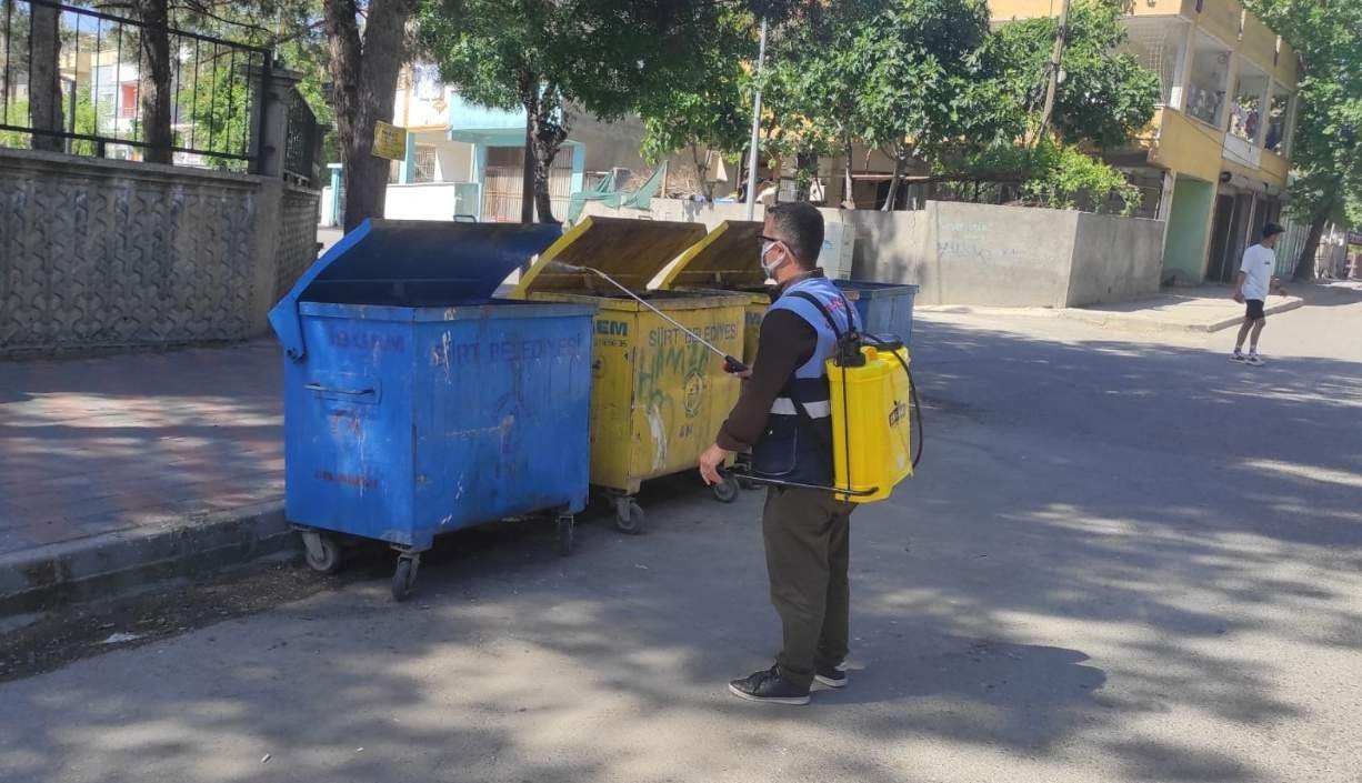 Siirt Belediyesi kent genelinde ilaçlama çalışmalarına başladı