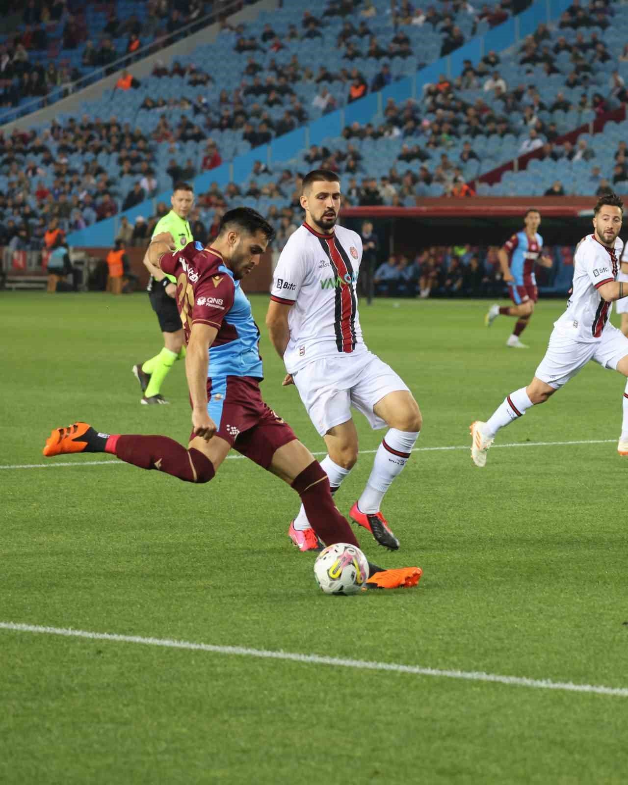Spor Toto Süper Lig: Trabzonspor: 4 - Fatih Karagümrük: 1 (Maç sonucu)