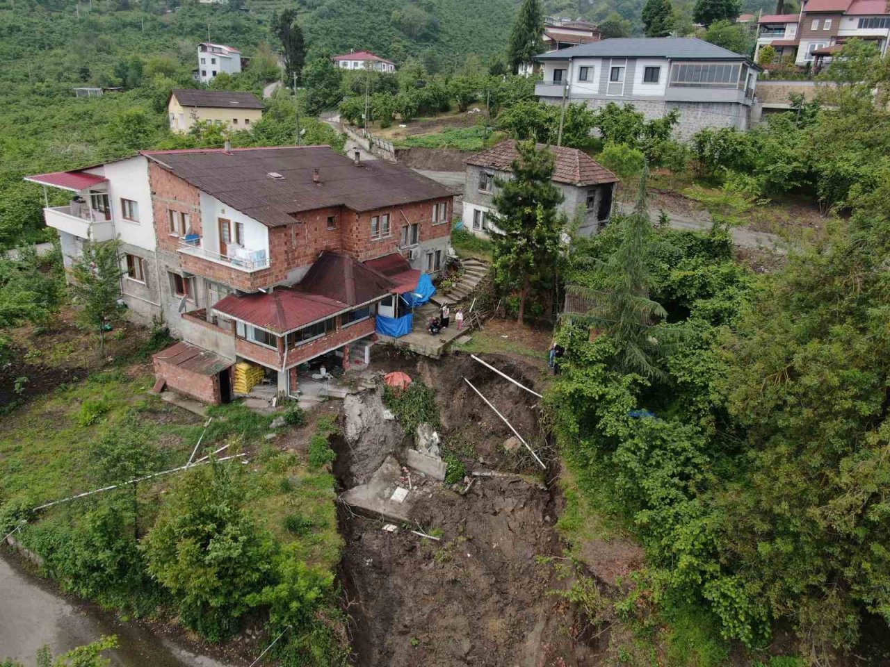 Trabzonlu ailenin ‘Heyelan’ nöbeti