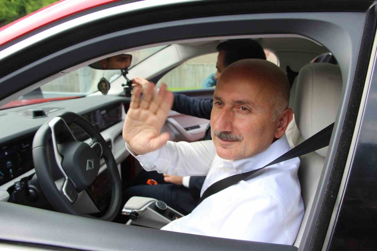 Bakan Karaismailoğlu: “Yeni Zigana Tüneli’ni 3 Mayıs’tan itibaren 100 binin üzerinde araç kullandı”