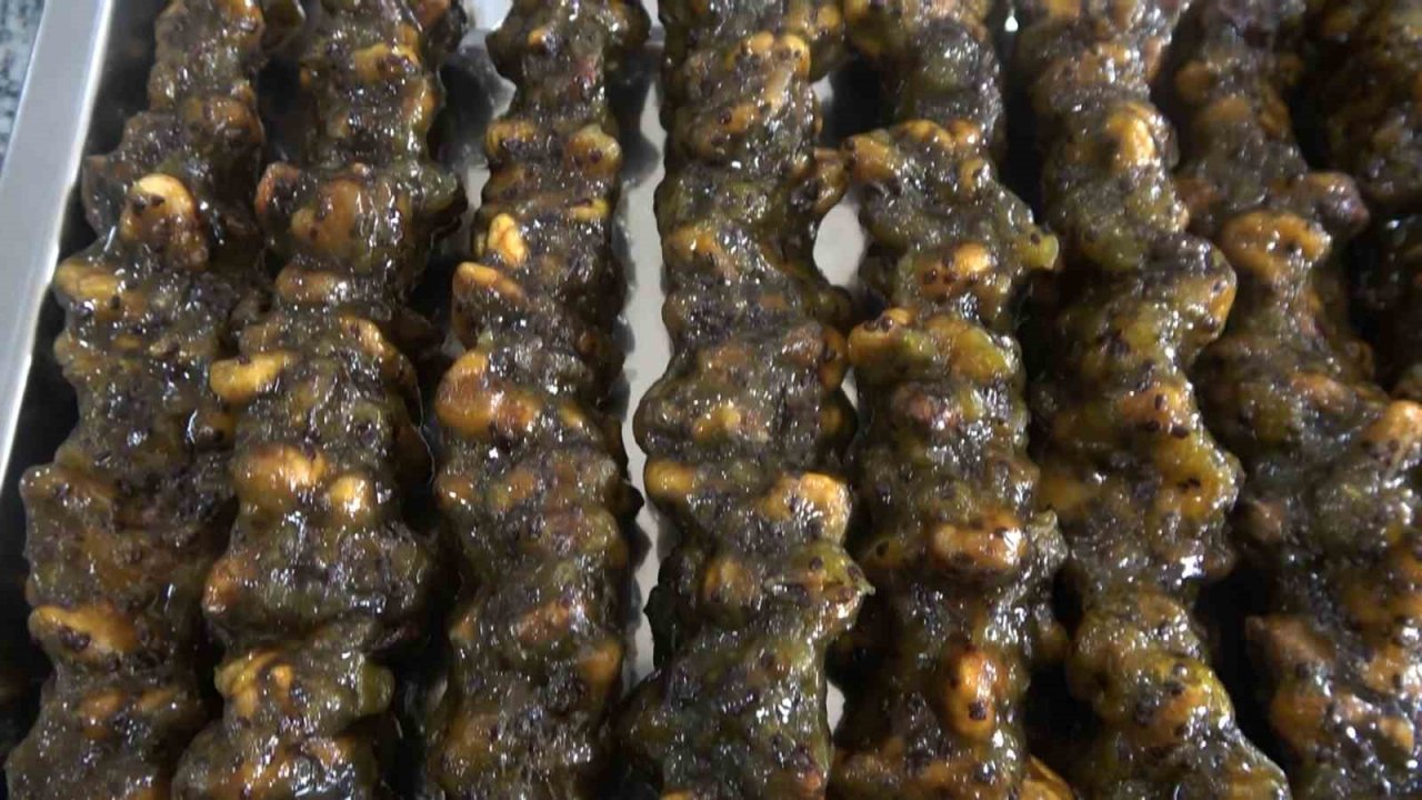 Girişimci kadınlar Türkiye’de ilk kez ürettikleri kivi sucuğunun patentini aldı