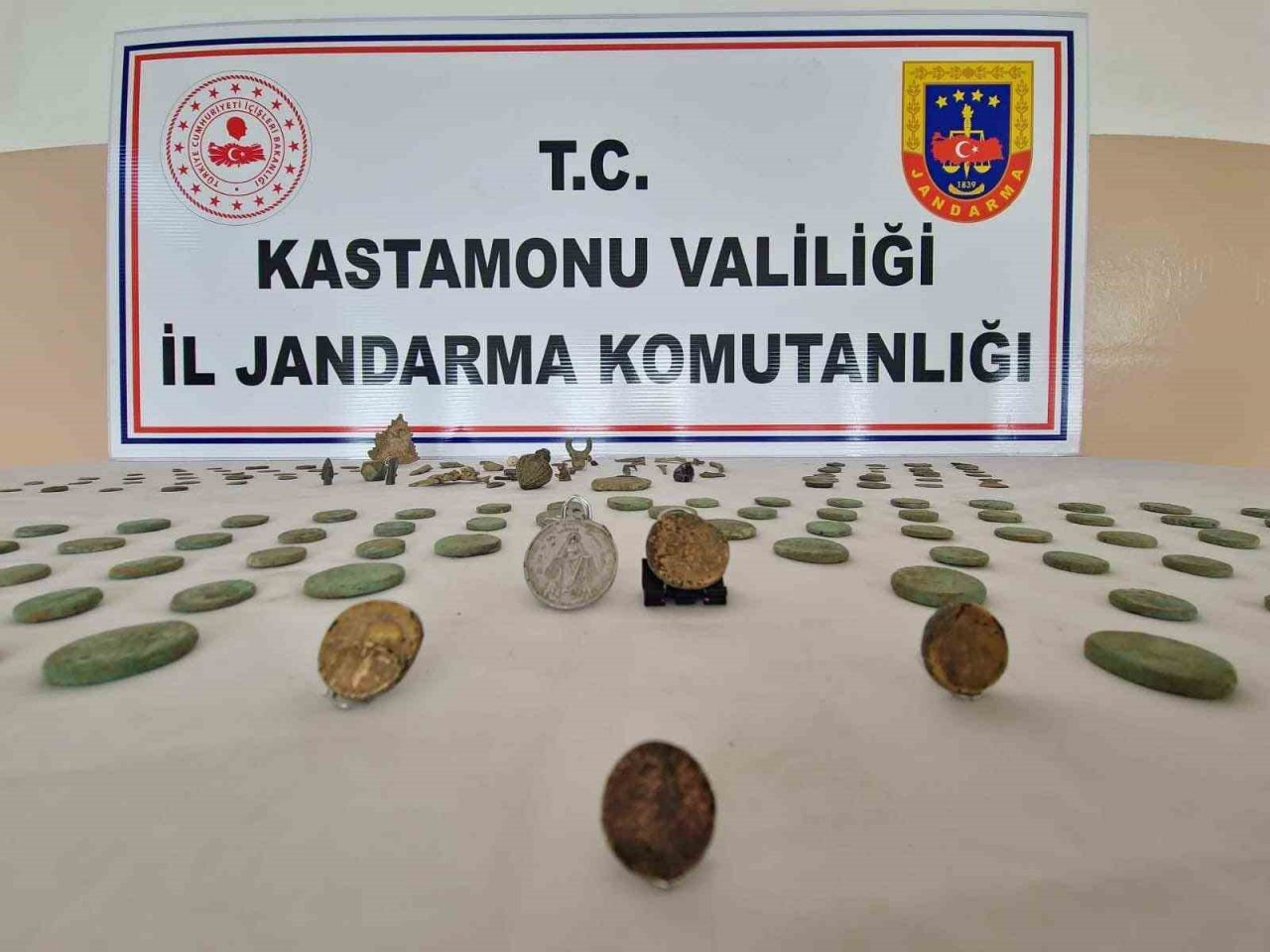 Define avcıları tarihi eserleri satmak isterken yakalandı: 5 gözaltı