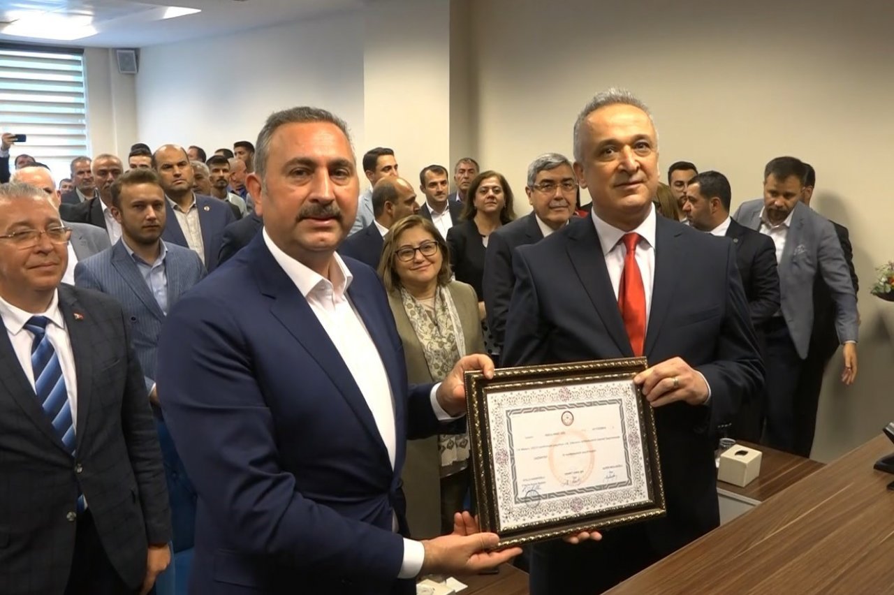 AK Parti Gaziantep milletvekilleri mazbatalarını aldı