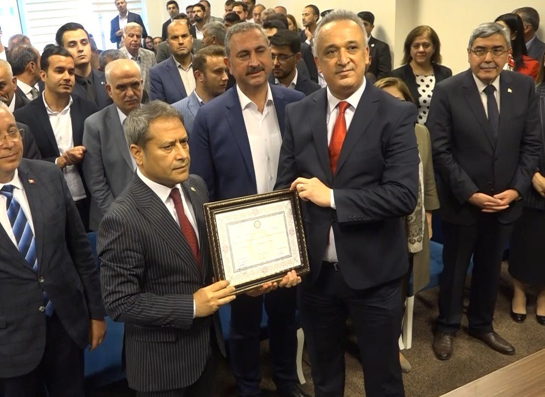 AK Parti Gaziantep milletvekilleri mazbatalarını aldı