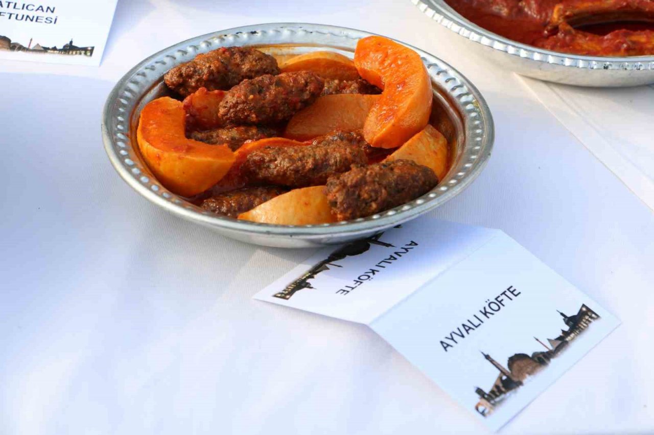 Diyarbakır’ın yöresel lezzetleri tarihi ilçede tanıtıldı