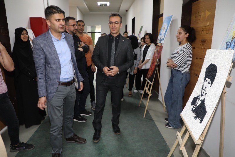 Ağrı Gençlik Merkezinde el emeği ürünler sergilendi