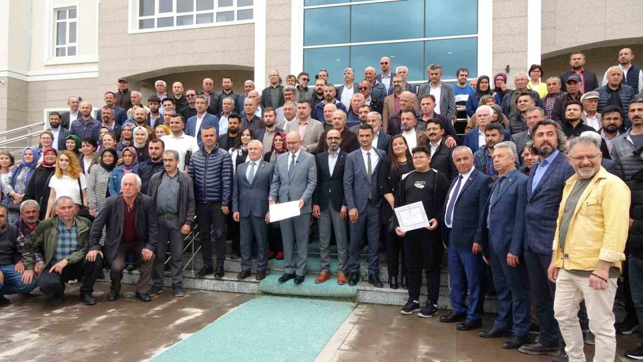Burdur Milletvekilleri mazbatalarını aldı