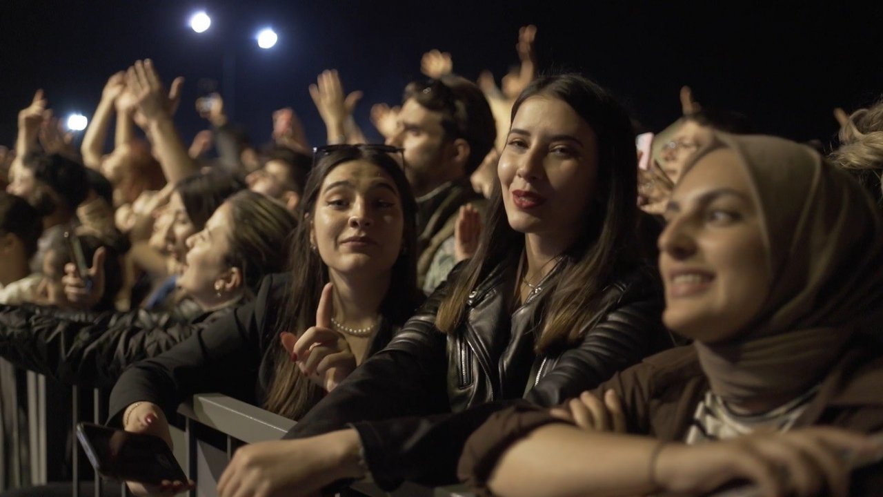 Altınova Gençlik Festivali Nigar Muharrem ve Semicek ile final yaptı