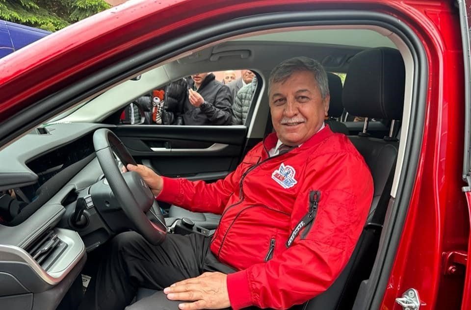 Altıntaş’ta Togg’a yoğun ilgi