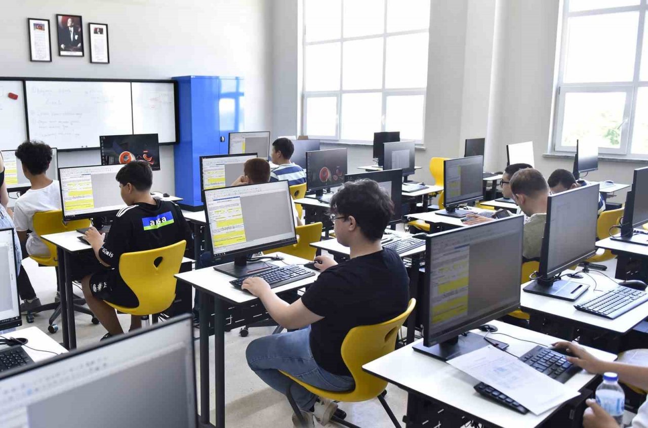 Antalya OSB Teknik Koleji’nde ön kayıt dönemi başladı