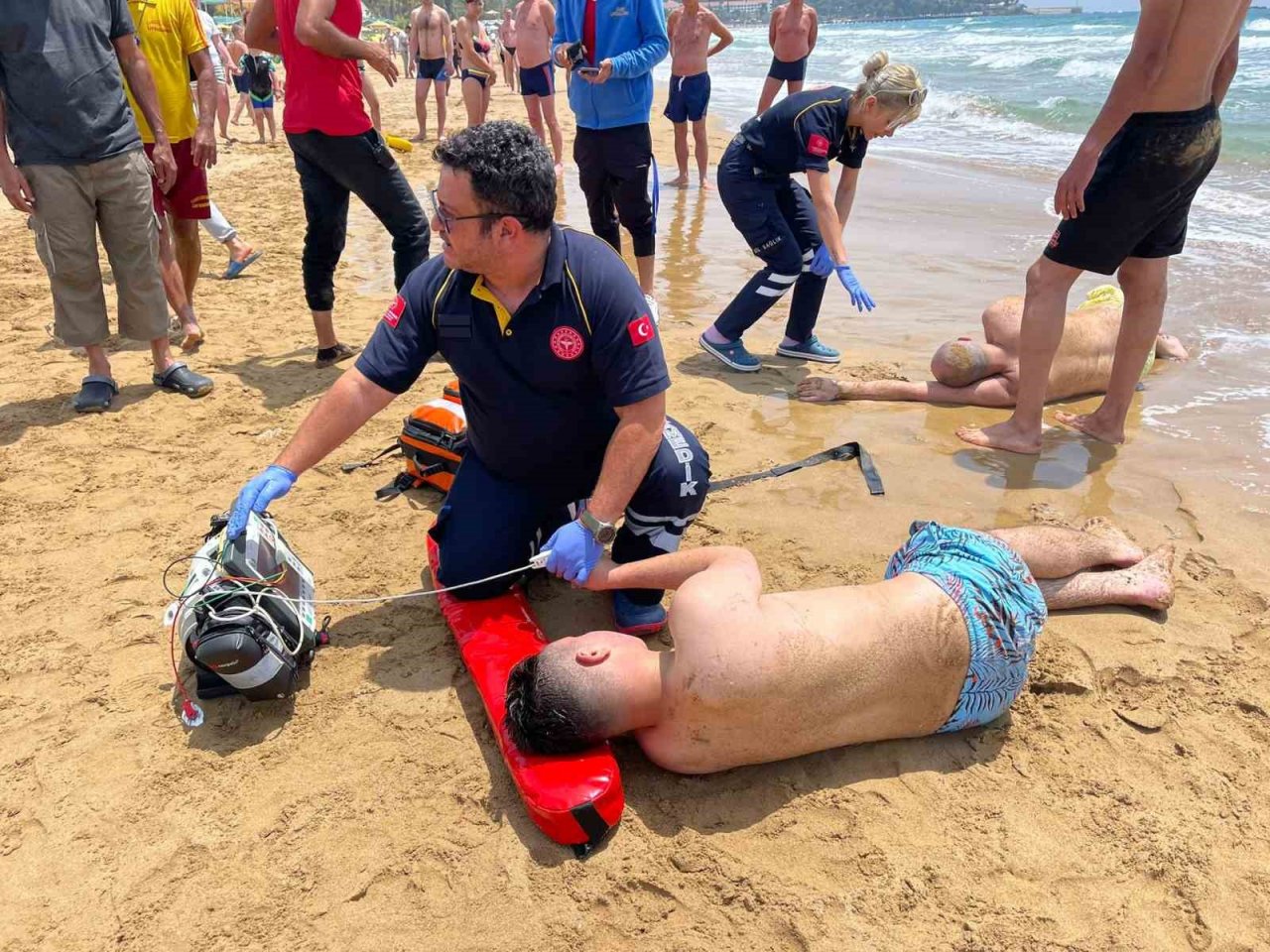 Uyarıları dinlemeyen tatilciler ölümden döndü