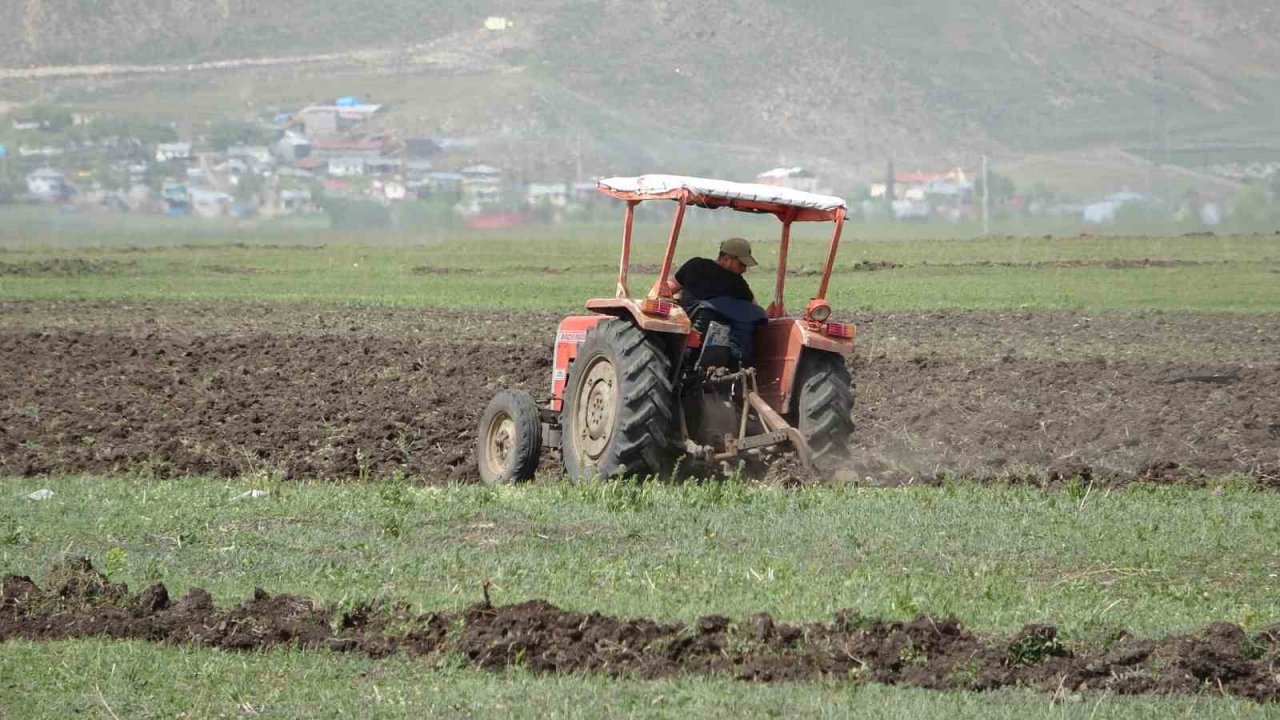 Ardahan’da buğday ve arpa ekimi başladı