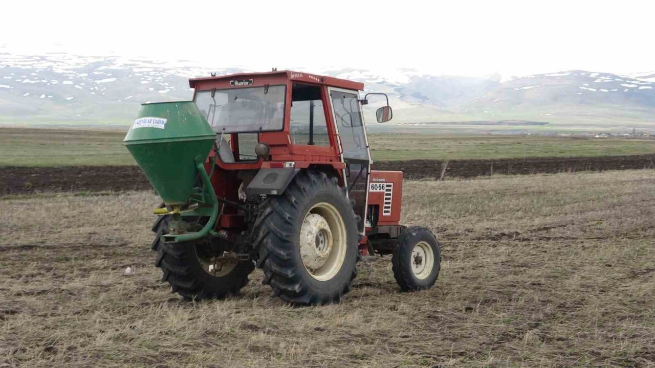 Ardahan’da buğday ve arpa ekimi başladı