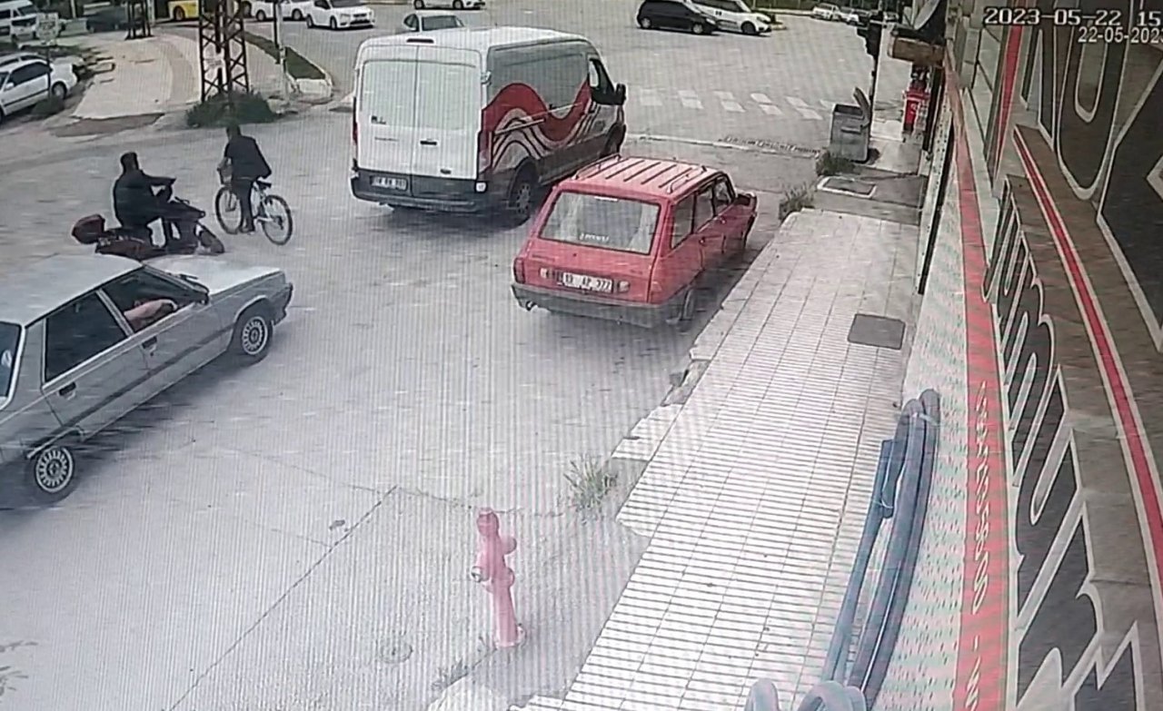 Motosiklet ve bisiklet sürücüsü ölümden döndü
