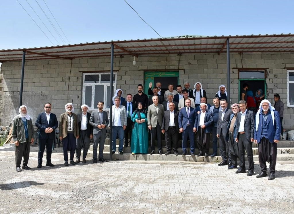 Diyarbakır’da AK Partililer 28 Mayıs’ta Cumhurbaşkanı Erdoğan için destek istedi