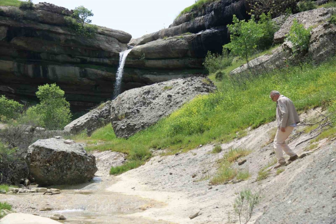Diyarbakır’da bin yıldır akan şelale drone ile görüntülendi