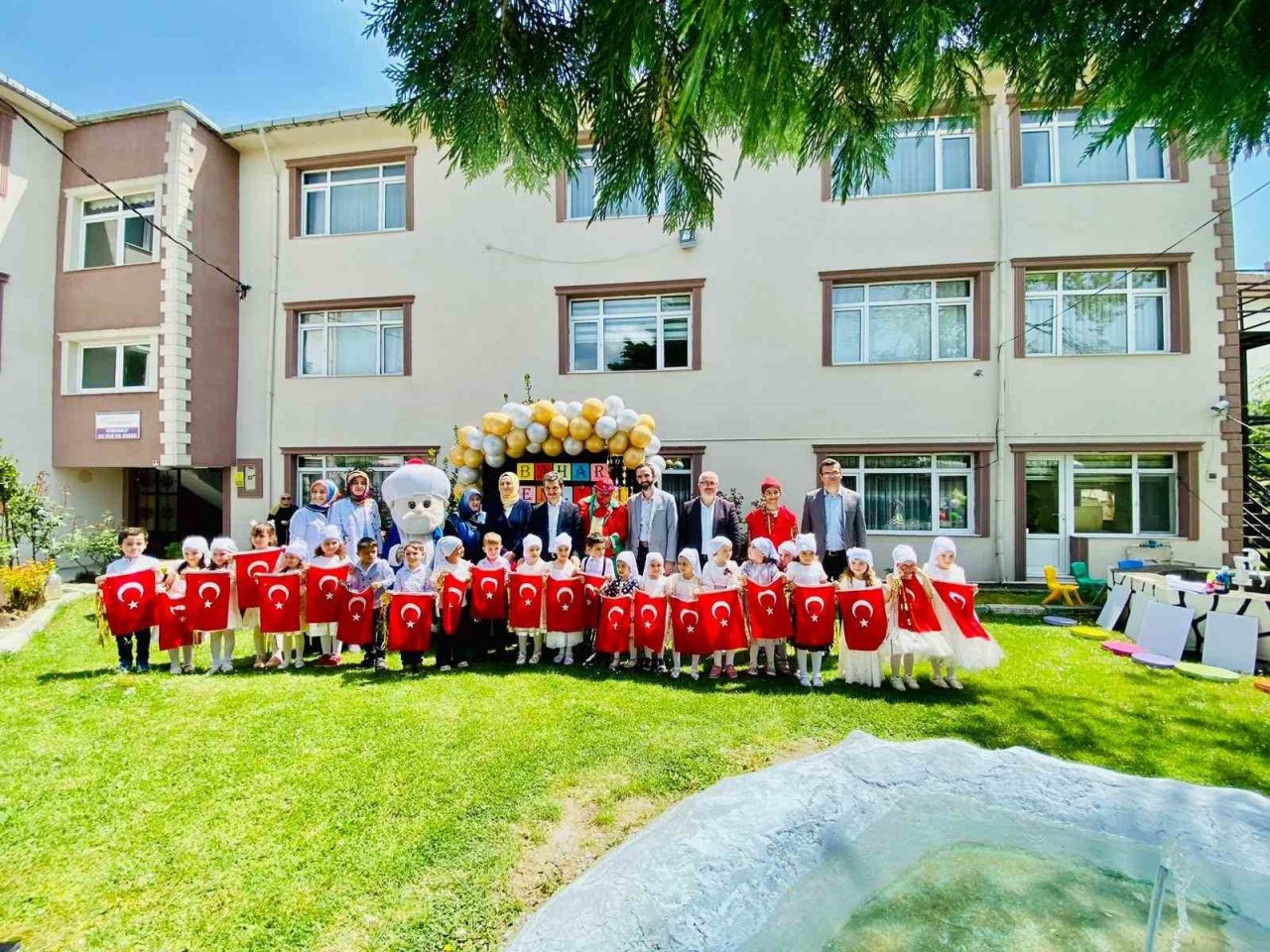 Kur’an okumayı öğrenen çocuklara yılsonu etkinliği