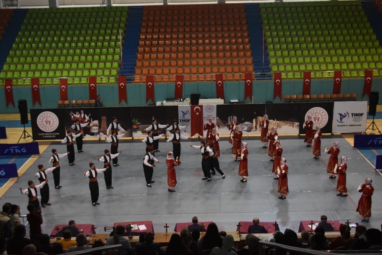 Halk oyunları yarışmaları sona erdi