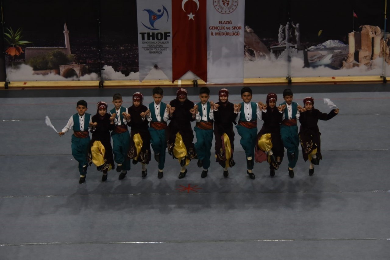 Halk oyunları yarışmaları sona erdi