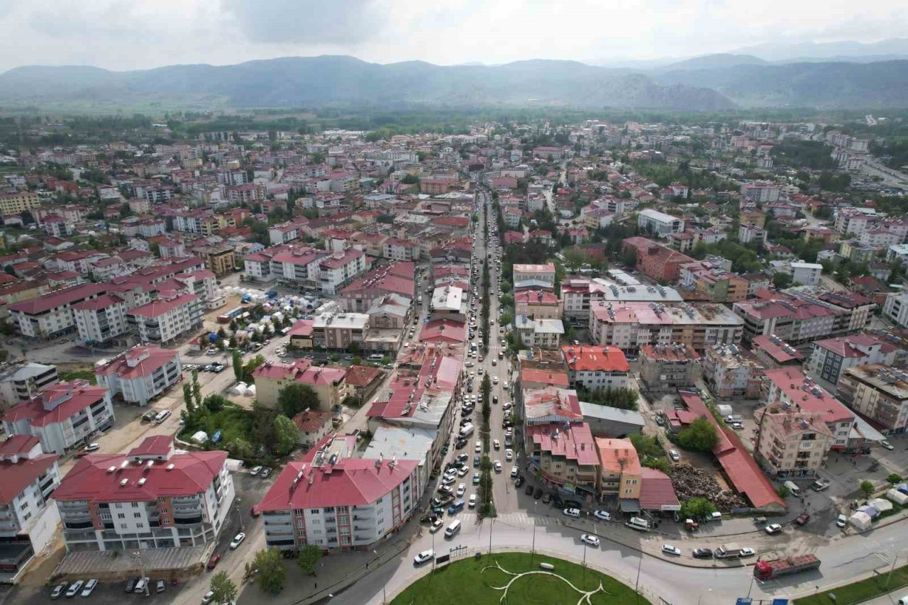 Bu ilçede bitmek bilmeyen depremler ilçe sakinlerini tedirgin ediyor