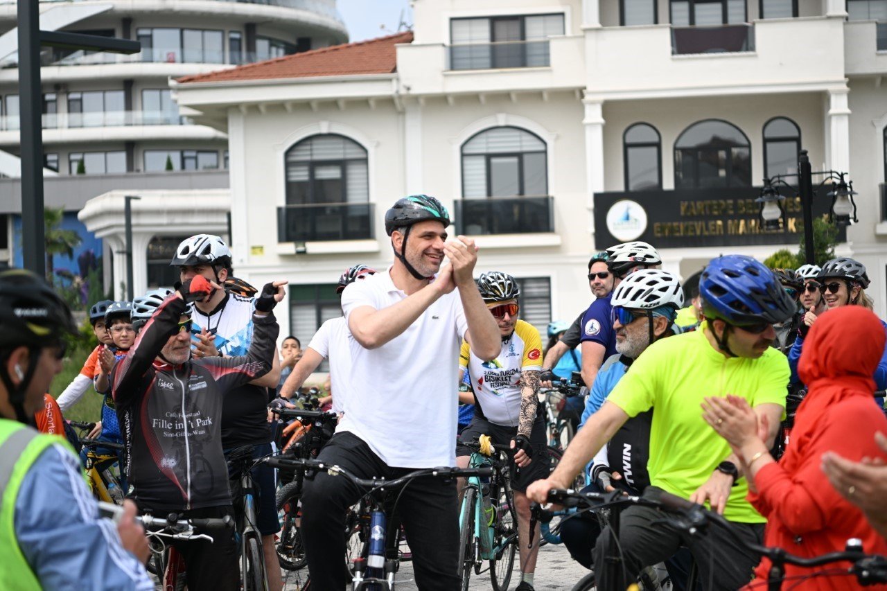 Başkan Kocaman gençlerle pedal çevirdi