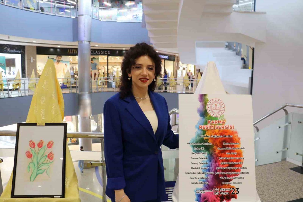 Ortaokul öğrencilerinin yıl boyunca yaptığı resimler, beğeniye sunuldu
