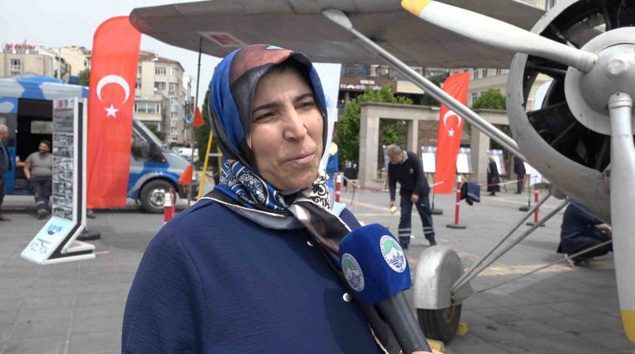 Kayseri’nin ilk uçağını sergileyen Büyükşehir, vatandaşları duygulandırdı