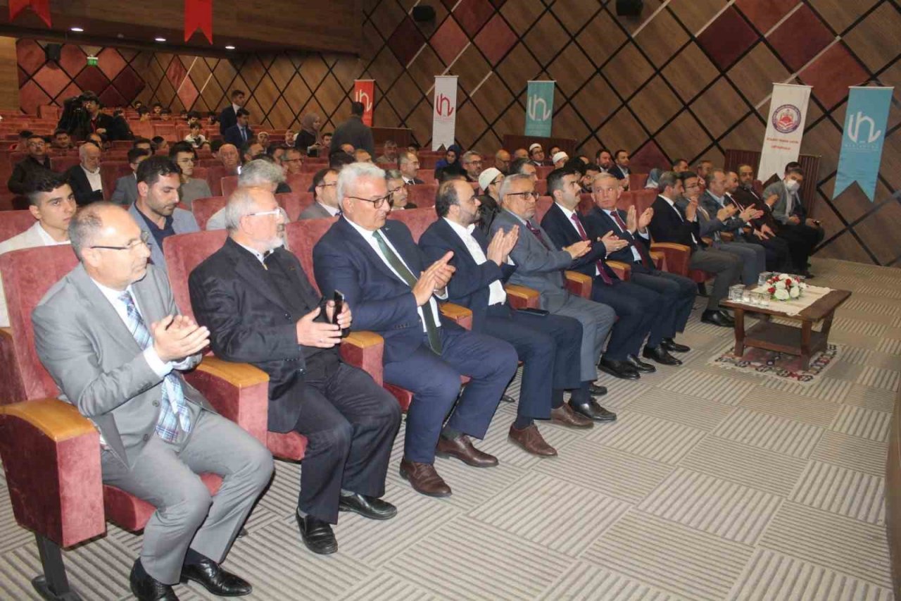 Genç hafızlar birincilik için yarıştı