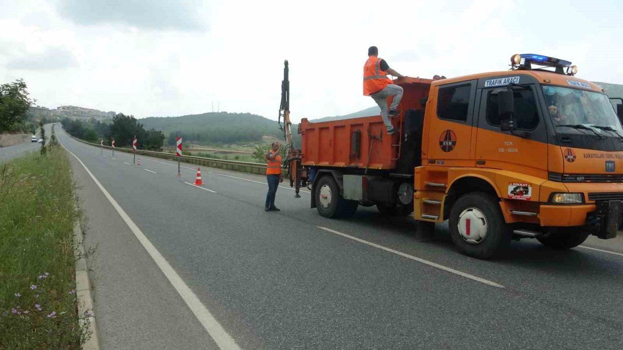 Sağanak yağışın etkili olduğu Menteşe’de yol çöktü