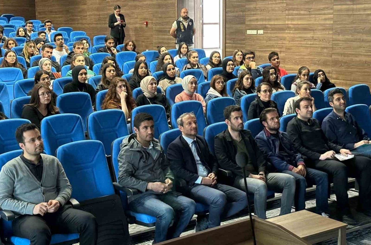 NEVÜ Diş Hekimliği Fakültesi öğrencilerine ‘SİBERAY’ konulu seminer verildi