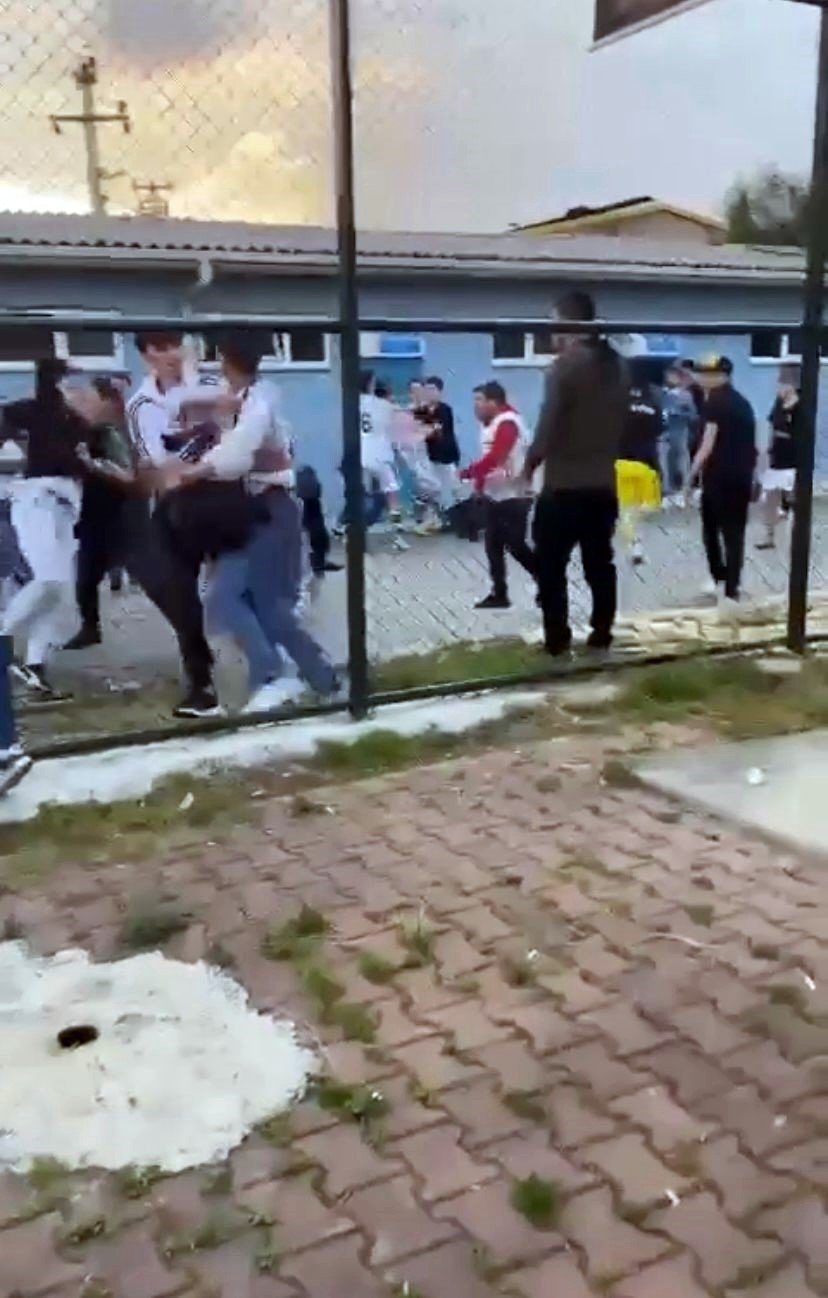 Yeşil sahalarda görmek istenilmeyen hareketler: Ortalık bir anda karıştı