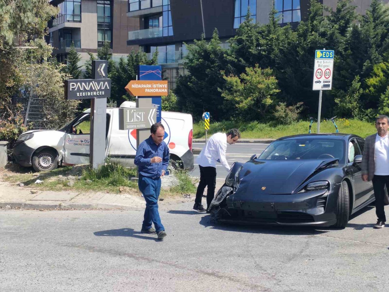 Sarıyer’de 8 milyon TL’lik araç kazaya karıştı: 1 yaralı